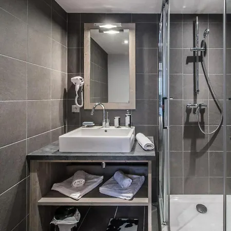 Appartement 1650, 3 Pièces, 4 Personnes - Fr-1-563-50 *